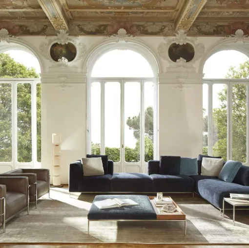 Tavolino Pouf Mex Hi in tessuto imbottito e legno di Cassina