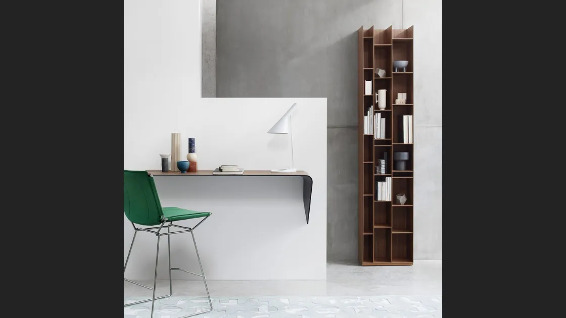 Mensola in legno curvato Mamba Light di MDF Italia