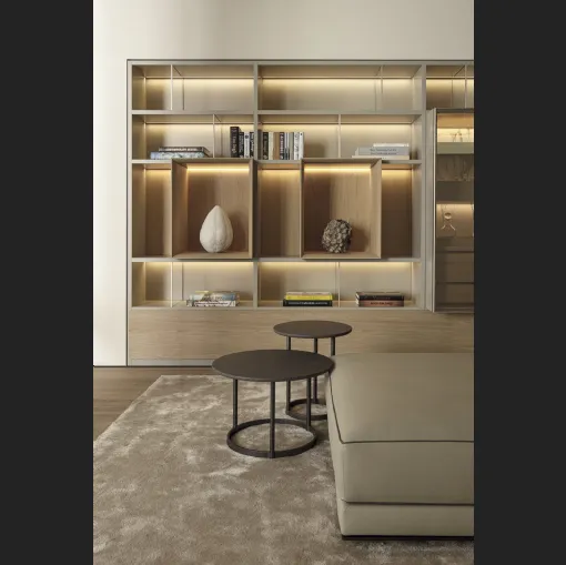 Tavolino Regent con top in pietra lavica di Molteni & C