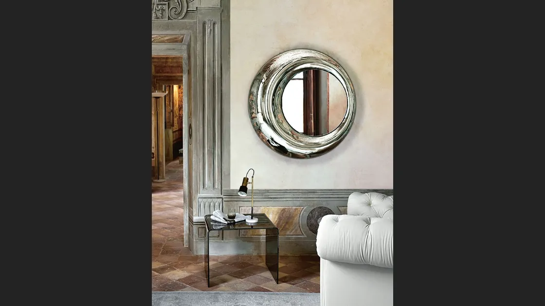 Specchio Rosy con cornice in vetro fuso retroargentato di Fiam
