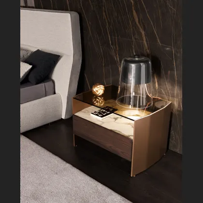 Comodino con ripiano in vetro, top in marmo, cassetto in essenza e struttura in alluminio laccato Milvian Night di Misuraemme