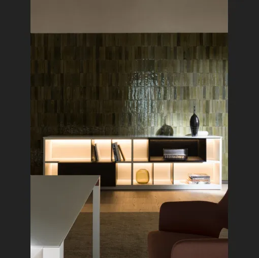 Libreria a muro in laccato opaco con particolari in legno 505 UP SYSTEM 17 di Molteni & C