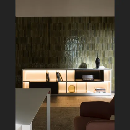 Libreria a muro in laccato opaco con particolari in legno 505 UP SYSTEM 17 di Molteni & C
