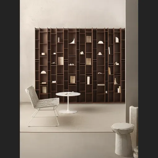 Libreria Random Wood in finitura Noce Canaletto di MDF Italia