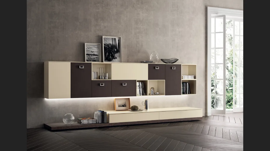 Parete Attrezzata Living Exclusiva in laccato Beige e Pelle Ebano di Scavolini