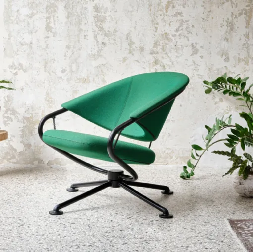 Poltroncina in tessuto con struttura in metallo Citizen Lowback di Vitra