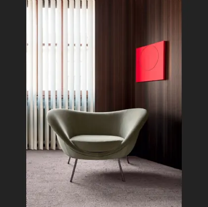 Poltroncina di design in tessuto con gambe in metallo D 154 2 di Molteni & C