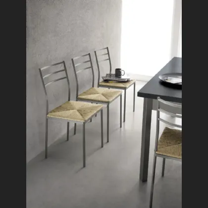 Sedia Duetto in metallo con seduta in paglia sintetica di Scavolini