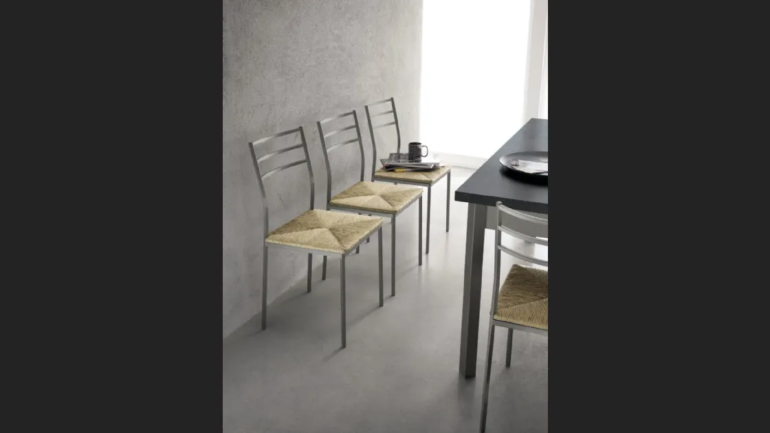 Sedia Duetto in metallo con seduta in paglia sintetica di Scavolini