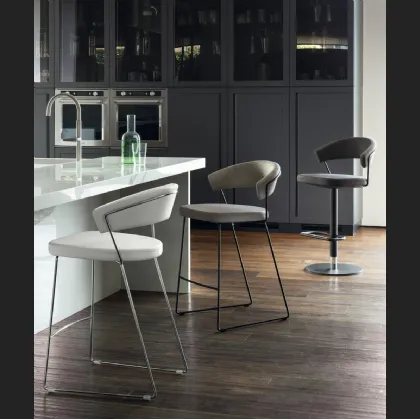 Sgabello Great in pelle di Scavolini
