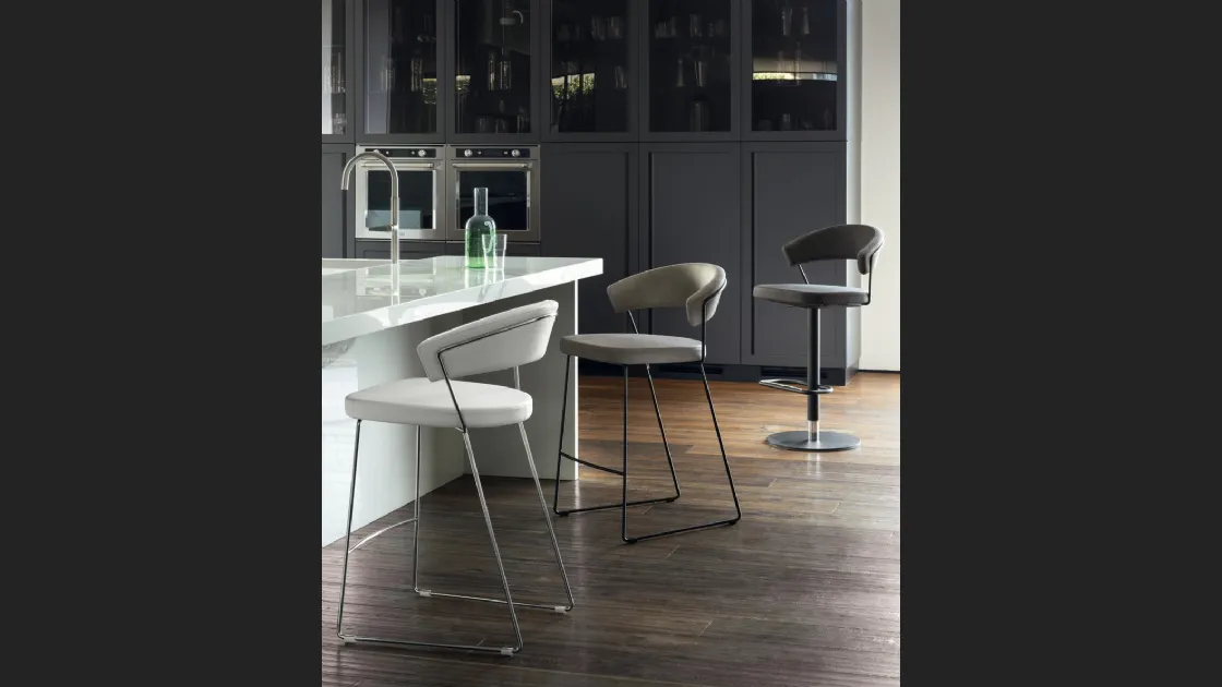 Sgabello Great in pelle di Scavolini
