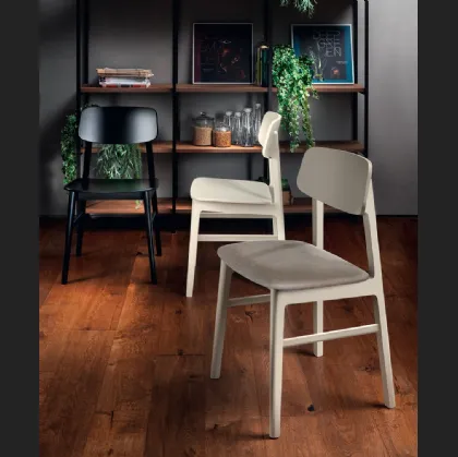 Sedia Nouvelle in massello di faggio di Scavolini