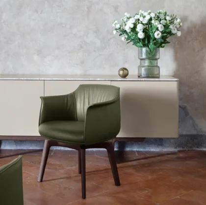 Sedia con braccioli Archibald di Poltrona Frau