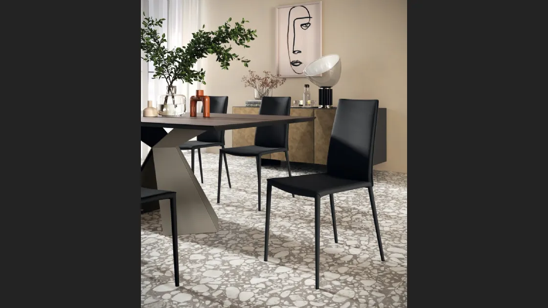 Sedia Unique in cuoio rigenerato di Scavolini