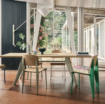 Tavolo EM Table in rovere di Vitra