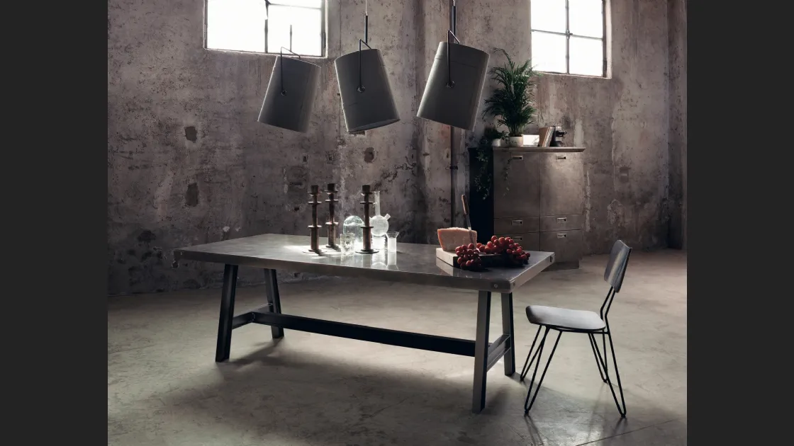 Tavolo Misfit in acciaio di Scavolini