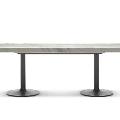 Tavolo Table Pieds Corolle con piano in marmo e base in ghisa di Cassina