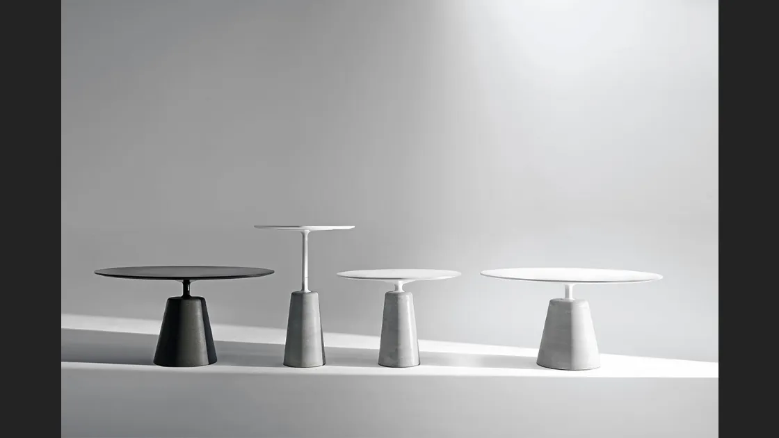 Tavolo Rock Table in laccato e cemento di MDF Italia