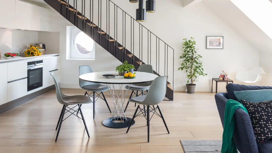 Tavolo rotondo in HPL bianco e base in metallo Dining Table di Vitra