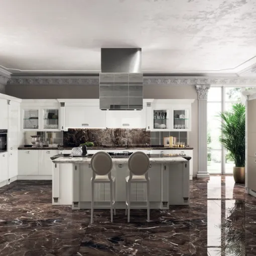 Cucina Classica Exclusiva in laccato lucido Bianco e pelle di Scavolini