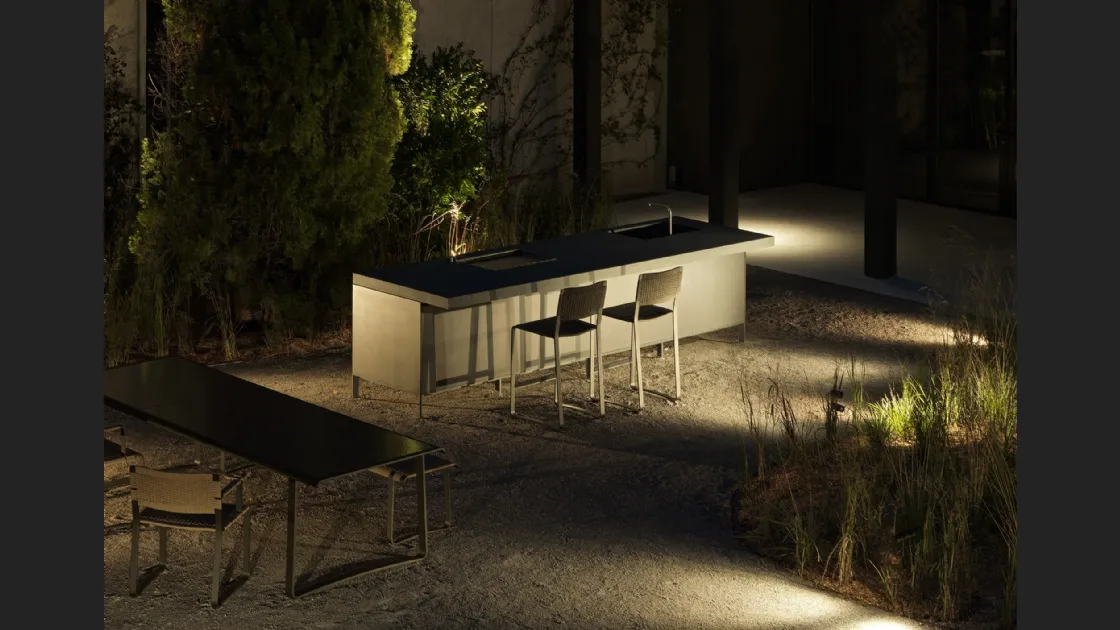 Cucina Design Helios ad isola in materico effetto pietra di Molteni & C