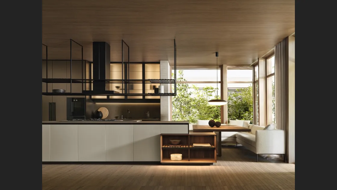 Cucina Design con isola Prime con anta sagomata nella parte superiore, pensili in Vetro e snack in Noce scuro di Molteni & C