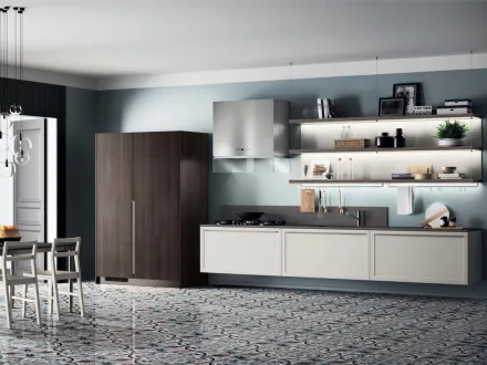 Cucina Moderna Carattere in laccato Grigio con armadio in Noce Saxony di Scavolini