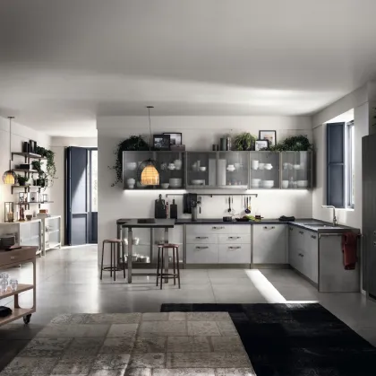 Cucina Moderna angolare con penisola Diesel get Together Industrial Showcases di Scavolini