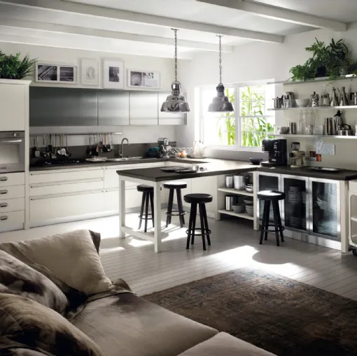 Cucina Moderna angolare con penisola Diesel Social Kitchen in Rovere laccato Tortora di Scavolini