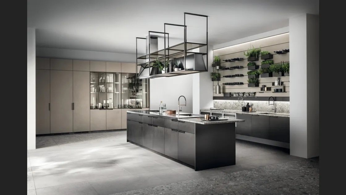 Cucina Moderna Mia in Acciaio Scuro e Biomalta Argilla Dehli di Scavolini