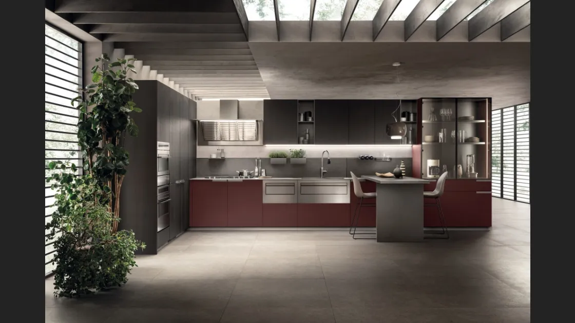 Cucina Moderna Mia Rosso Jaipur e Rovere Carbone di Scavolini
