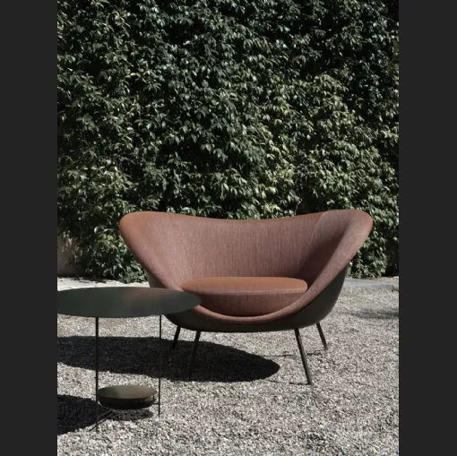 Poltroncina di design in tessuto con scocca rigida D 154 2 di Molteni & C