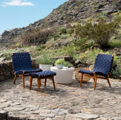 Poltroncina Risom Outdoor Lounge Chair in tessuto e legno di Knoll