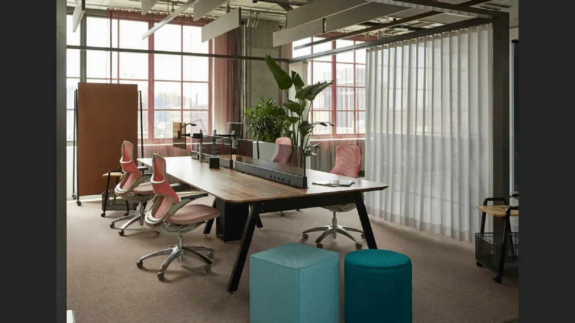 Scrivania Operativa Rockwell Unscripted Sawhorse Workbench di Knoll
